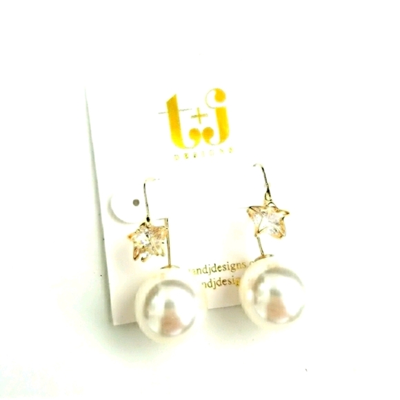 boutiqe Jewelry - Star thread earrings